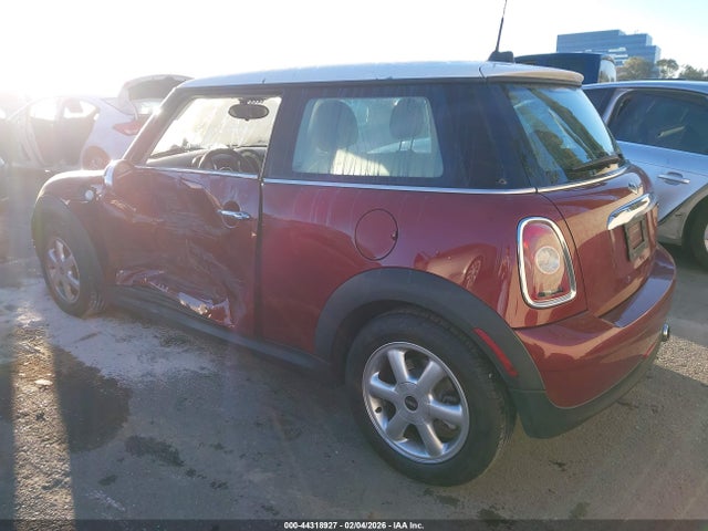 2007 MINI COOPER WMWMF33537TT53430 Photo 2