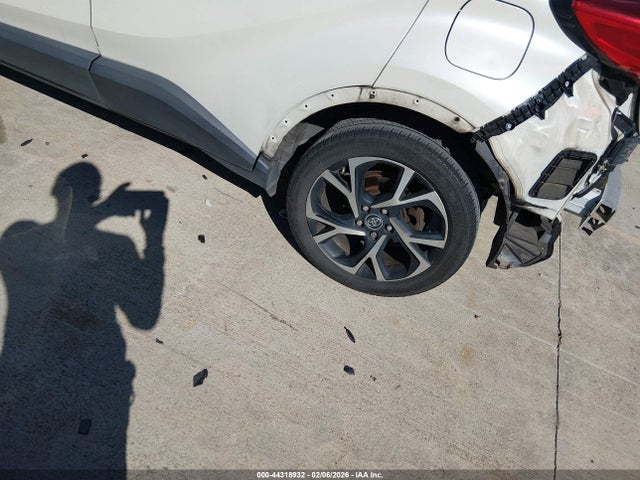 JTNKHMBX5J1003373 Toyota C-hr Xle Premium