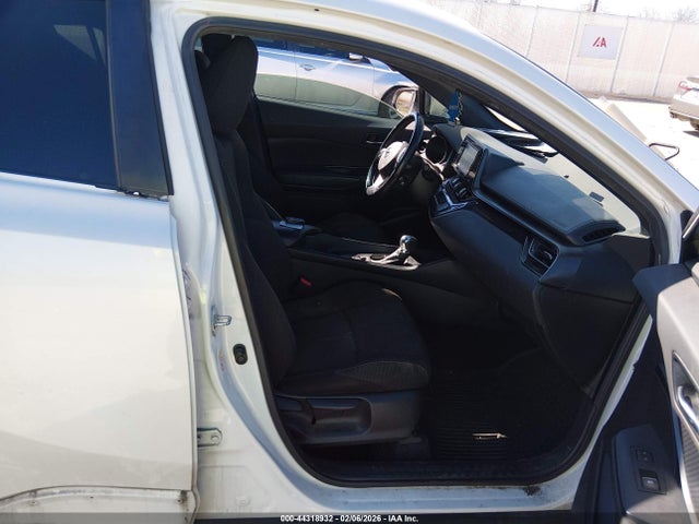 JTNKHMBX5J1003373 Toyota C-hr Xle Premium