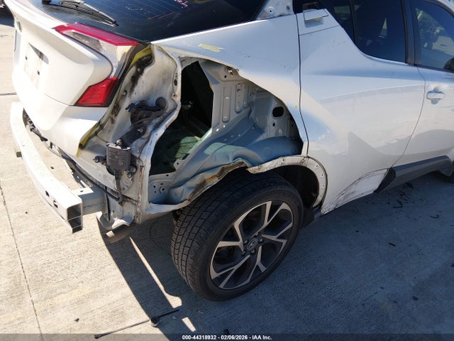 JTNKHMBX5J1003373 Toyota C-hr Xle Premium