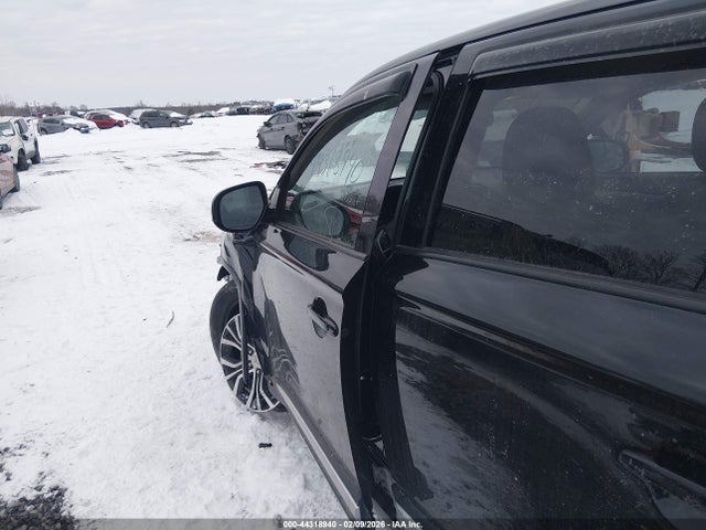 2018 Mitsubishi Outlander Es/le/se/sel მანქანა იყიდება აუქციონზე, vin: JA4AZ3A37JJ006372, აუქციონის ნომერი: 44318940