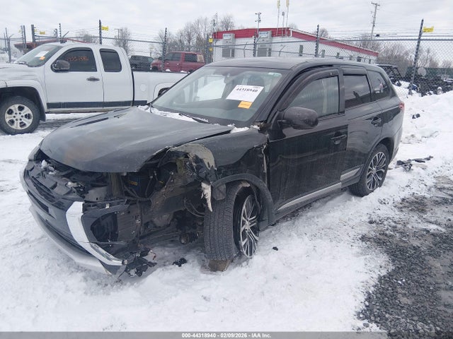 2018 Mitsubishi Outlander Es/le/se/sel მანქანა იყიდება აუქციონზე, vin: JA4AZ3A37JJ006372, აუქციონის ნომერი: 44318940