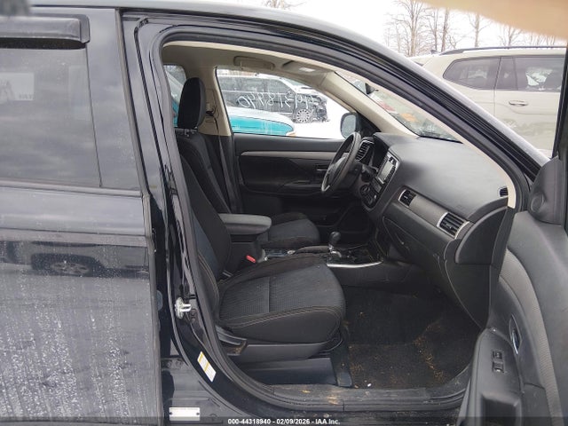 2018 Mitsubishi Outlander Es/le/se/sel მანქანა იყიდება აუქციონზე, vin: JA4AZ3A37JJ006372, აუქციონის ნომერი: 44318940