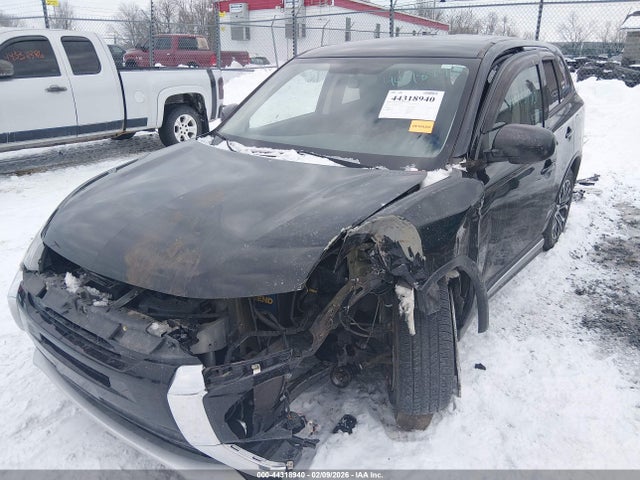 2018 Mitsubishi Outlander Es/le/se/sel მანქანა იყიდება აუქციონზე, vin: JA4AZ3A37JJ006372, აუქციონის ნომერი: 44318940
