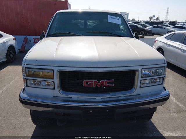 44318958 :رقم المزاد ، 3GKFK16R1XG523425 vin ، 1999 Gmc Suburban 1500 Slt Cmi مزاد بيع