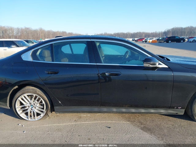 2024 Bmw 530i Xdrive მანქანა იყიდება აუქციონზე, vin: WBA53FJ07RCR18321, აუქციონის ნომერი: 44318963