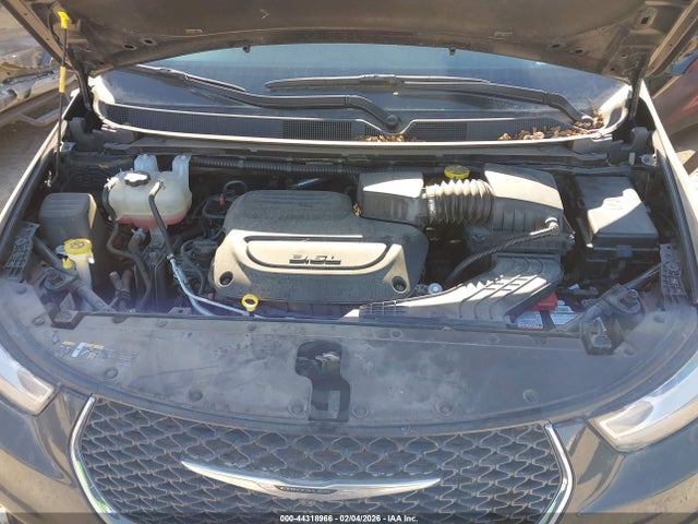 Chrysler Pacifica Touring L 2024 2C4RC1BG4RR179600 Image 10