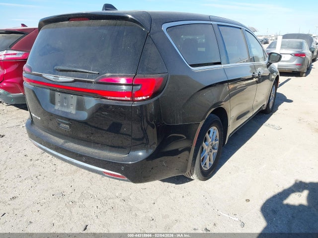 Chrysler Pacifica Touring L 2024 2C4RC1BG4RR179600 Image 4