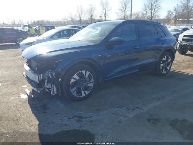 2022 AUDI E-TRON WA1AAAGE0NB010560 Photo 1
