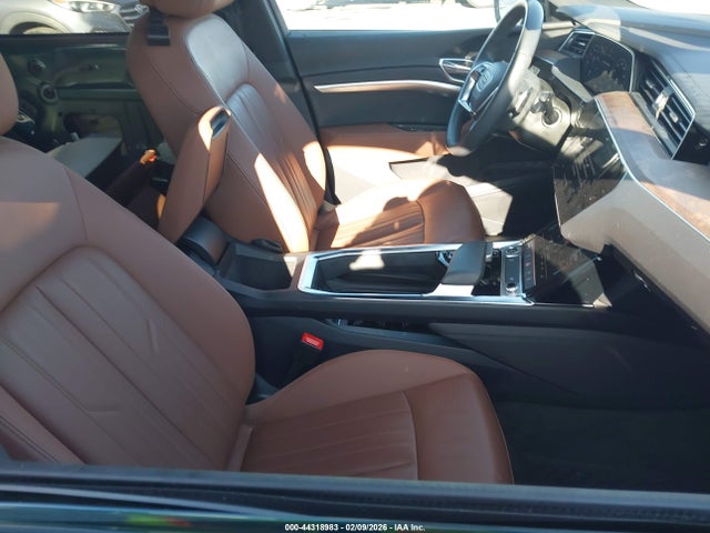 2022 AUDI E-TRON WA1AAAGE0NB010560 Photo 4