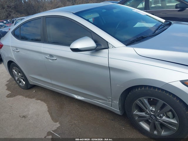 5NPD84LF9HH043834 Hyundai ELANTRA SE