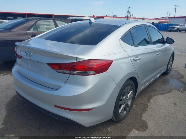 5NPD84LF9HH043834 Hyundai ELANTRA SE