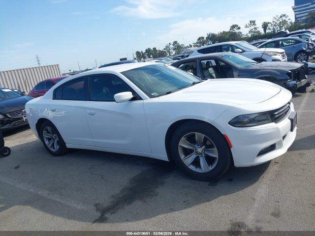 2C3CDXHG3GH266182 Dodge Charger Sxt