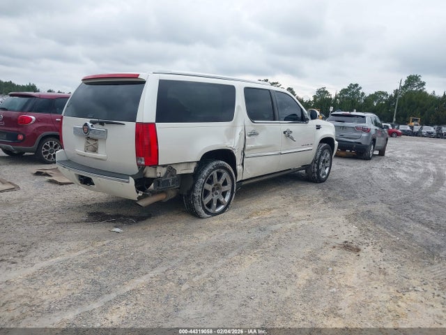 2011 CADILLAC ESCALADE ESV 1GYS3JEF8BR160543 Photo 3