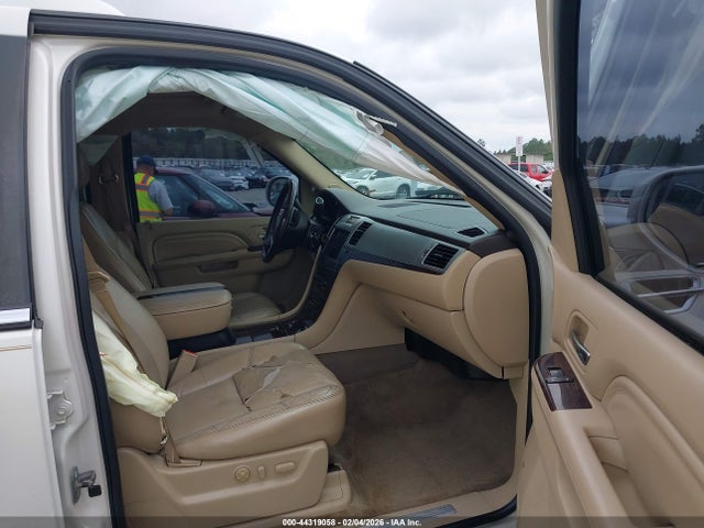 2011 CADILLAC ESCALADE ESV 1GYS3JEF8BR160543 Photo 4