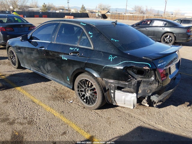 2016 MERCEDES-BENZ E 350 WDDHF5KB1GB202377 Photo 2