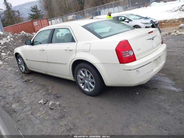 2008 CHRYSLER 300 2C3LA53G88H137165 Photo 2