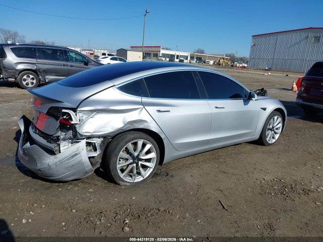 Продаж на аукціоні авто 2018 Tesla Model 3 Long Range/mid Range, vin: 5YJ3E1EA1JF024252, номер лоту: 44319120