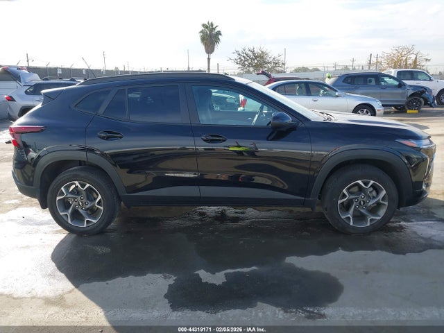 KL77LHEP4SC300438 Chevrolet Trax Fwd Lt