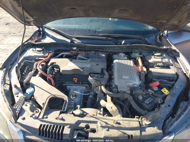 2015 Honda Accord Hybrid Ex-l მანქანა იყიდება აუქციონზე, vin: 1HGCR6F55FA010665, აუქციონის ნომერი: 44319184