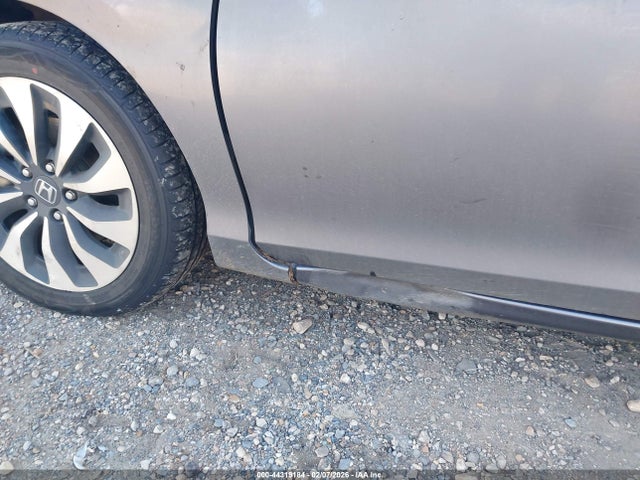 2015 Honda Accord Hybrid Ex-l მანქანა იყიდება აუქციონზე, vin: 1HGCR6F55FA010665, აუქციონის ნომერი: 44319184