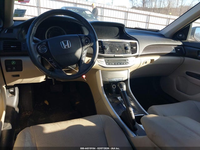2015 Honda Accord Hybrid Ex-l მანქანა იყიდება აუქციონზე, vin: 1HGCR6F55FA010665, აუქციონის ნომერი: 44319184