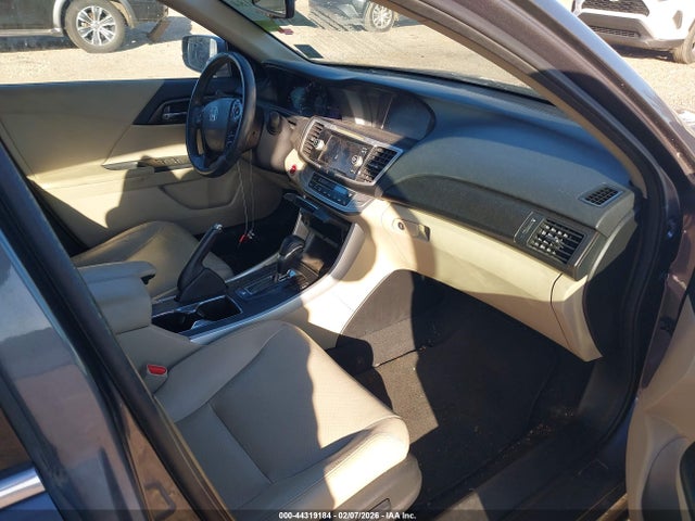 2015 Honda Accord Hybrid Ex-l მანქანა იყიდება აუქციონზე, vin: 1HGCR6F55FA010665, აუქციონის ნომერი: 44319184