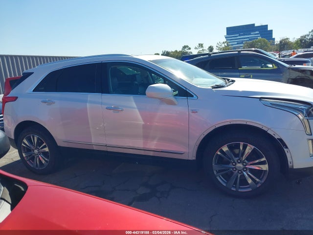 1GYKNBRS6HZ107307 Cadillac XT5 LUXURY
