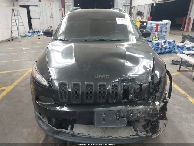 1C4PJLCB6FW694872 Jeep Cherokee Latitude