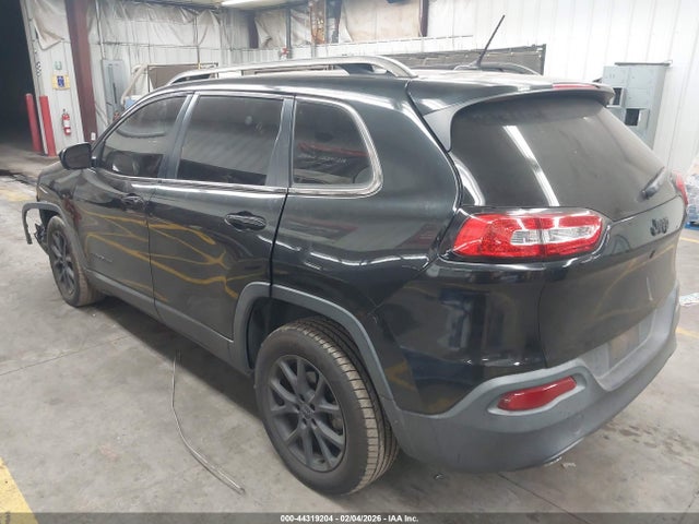 1C4PJLCB6FW694872 Jeep Cherokee Latitude
