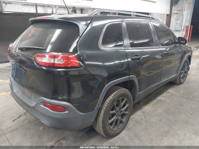 1C4PJLCB6FW694872 Jeep Cherokee Latitude