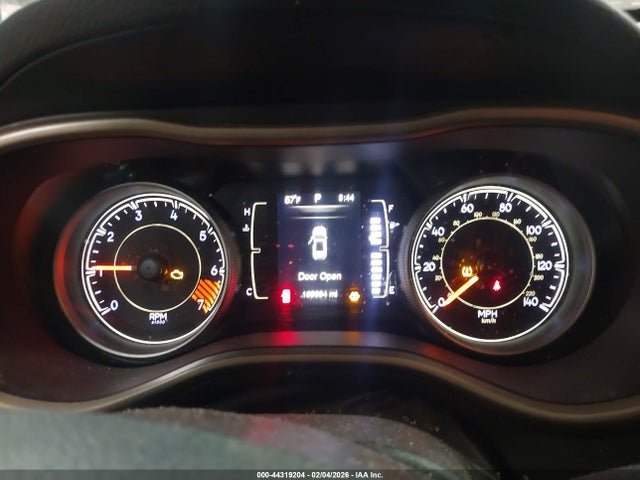1C4PJLCB6FW694872 Jeep Cherokee Latitude