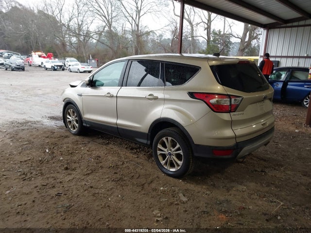 1FMCU9G9XHUF11239 Ford ESCAPE SE