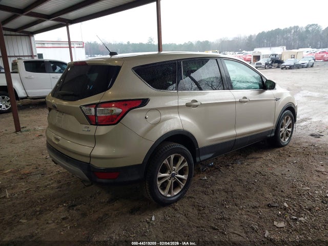 1FMCU9G9XHUF11239 Ford ESCAPE SE