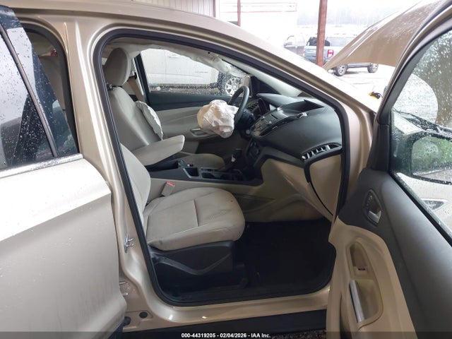 1FMCU9G9XHUF11239 Ford ESCAPE SE