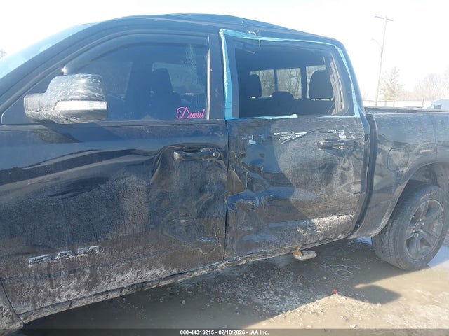 44319215 :رقم المزاد ، 1C6SRFFT3MN558122 vin ، 2021 Ram 1500 Big Horn  4x4 5'7 Box مزاد بيع