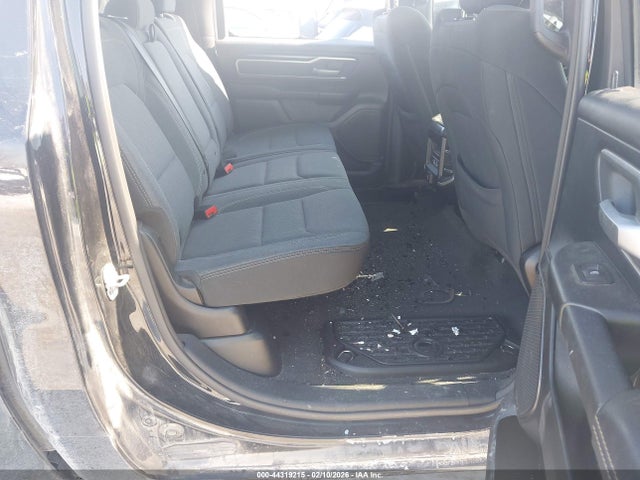44319215 :رقم المزاد ، 1C6SRFFT3MN558122 vin ، 2021 Ram 1500 Big Horn  4x4 5'7 Box مزاد بيع