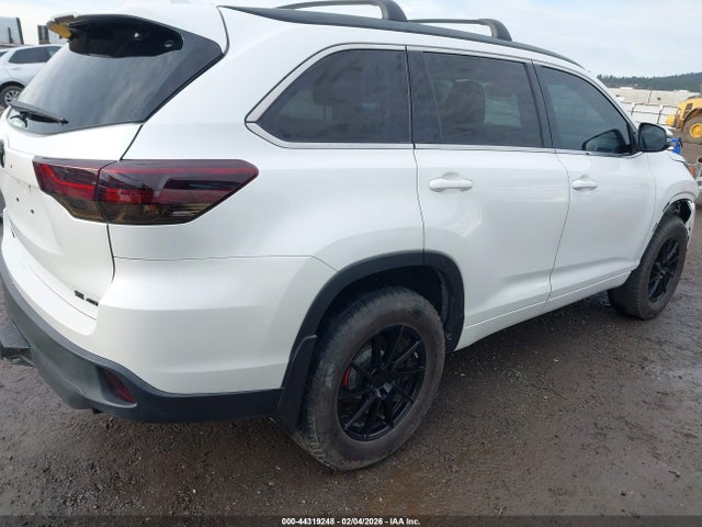 Toyota Highlander Se 2018 5TDJZRFH0JS493866 Image 4