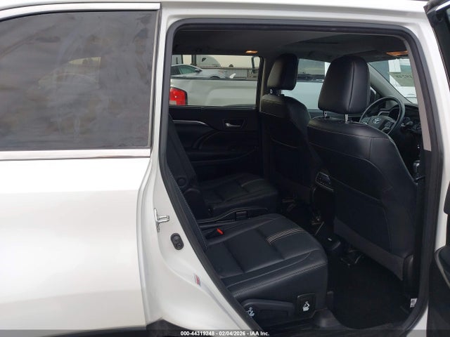 Toyota Highlander Se 2018 5TDJZRFH0JS493866 Image 8