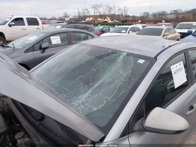 5NPD84LFXHH105984 Hyundai ELANTRA SE