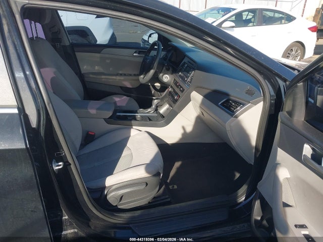 2016 HYUNDAI SONATA 5NPE24AF7GH397990 Photo 4