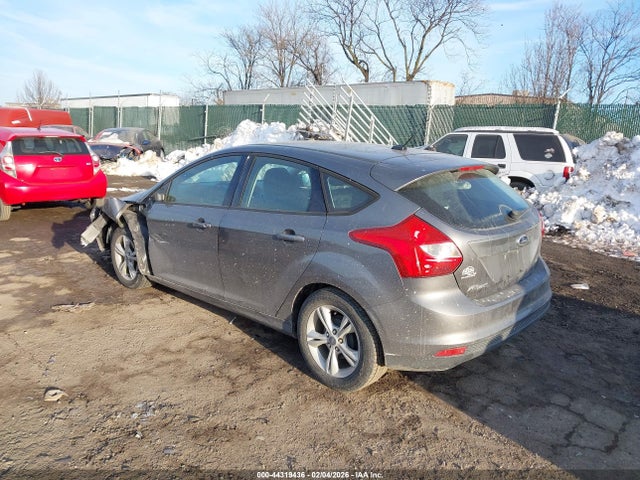 Ford FOCUS SE 2014 1FADP3K22EL202329 Image 3