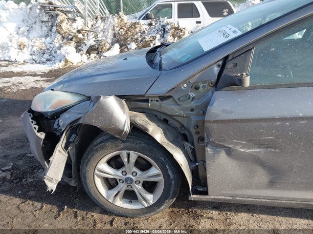 Ford FOCUS SE 2014 1FADP3K22EL202329 Image 6