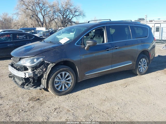 44319485 :رقم المزاد ، 2C4RC1BG4JR306673 vin ، 2018 Chrysler Pacifica Touring L مزاد بيع