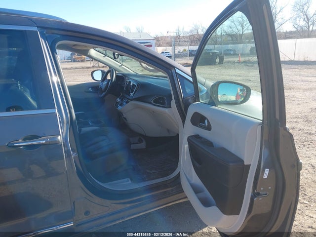 44319485 :رقم المزاد ، 2C4RC1BG4JR306673 vin ، 2018 Chrysler Pacifica Touring L مزاد بيع