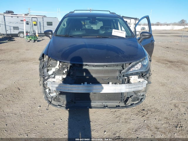 44319485 :رقم المزاد ، 2C4RC1BG4JR306673 vin ، 2018 Chrysler Pacifica Touring L مزاد بيع