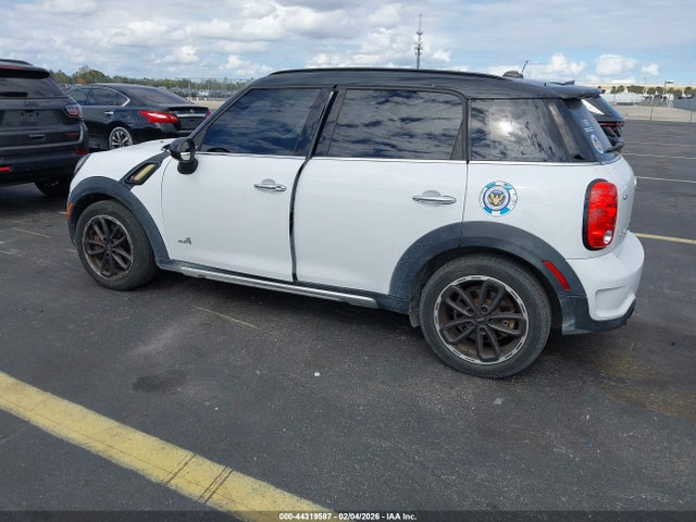 2016 MINI COUNTRYMAN WMWZC5C52GWU01539 Photo 2