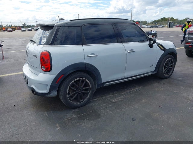 2016 MINI COUNTRYMAN WMWZC5C52GWU01539 Photo 3