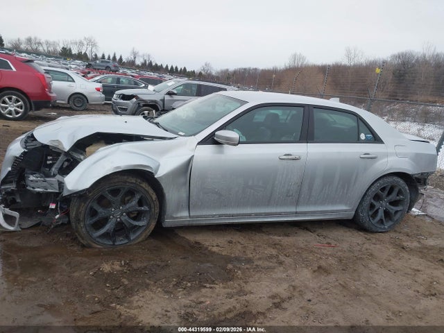 2023 Chrysler 300 Touring L მანქანა იყიდება აუქციონზე, vin: 2C3CCADG1PH542056, აუქციონის ნომერი: 44319599