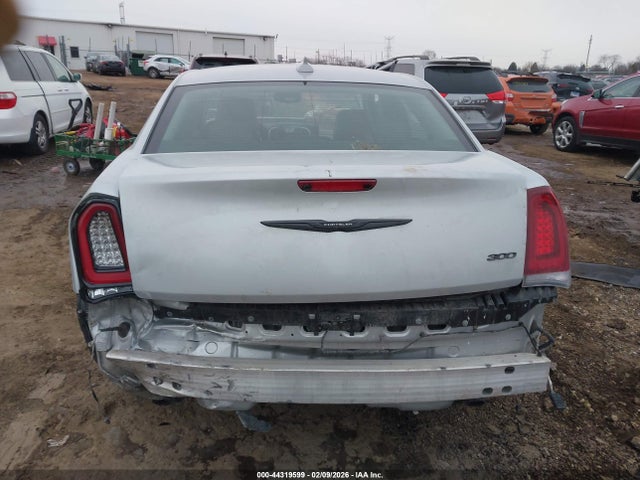 2023 Chrysler 300 Touring L მანქანა იყიდება აუქციონზე, vin: 2C3CCADG1PH542056, აუქციონის ნომერი: 44319599